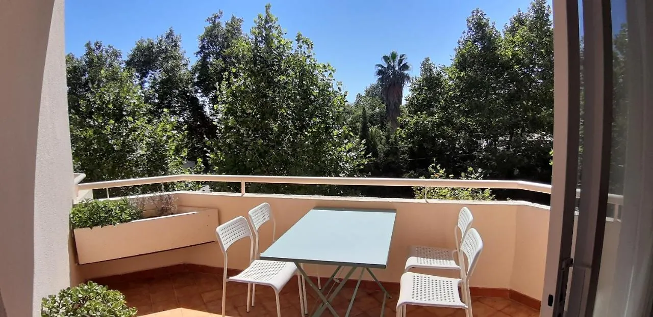 Apartment With 2 Big Bedrooms On Suite + Terraces Estepona