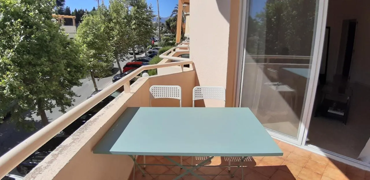 Apartment With 2 Big Bedrooms On Suite + Terraces Estepona