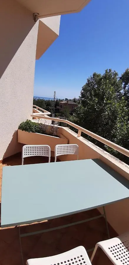 Apartment With 2 Big Bedrooms On Suite + Terraces Estepona